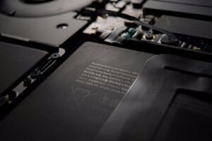 Apple сервиз - резервни части | Quantum Computers Apple сервиз - резервни части