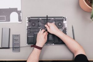 Сервиз за ремонт на apple macbook