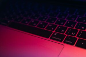 Смяна на клавиатура на Macbook
